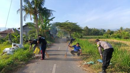 Agenda Jumat Bersih Sampah Plastik di Wilayah Segara Yeh Lembu Desa Bungkulan